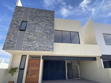 CASA EN PREVENTA CON PATIO QUE CONECTA AL JARDÍN