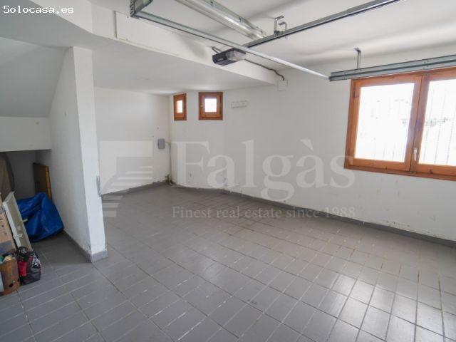Casa en primera línea de mar con amarre de 17 m y licencia turística