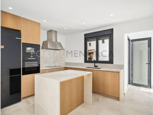 Casa en primera planta con derecho a vuelo en el centro de C. 0m² Ciutadella de Menorca