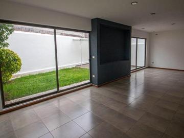 Casa en privado en Santa maria