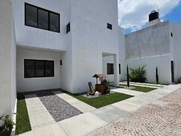 Casa en Privada Céntrica