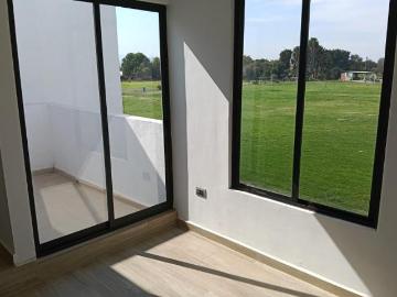 CASA EN PRIVADA EN SOLEDAD DE GRACIANO SANCHEZ