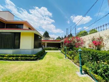 Casa en Privada en Venta en Club de Golf San Carlos, Metepec | Jardín y Seguridad 24/7 | $18.4MDP