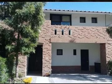 casa en privada triana en cumbres de lago