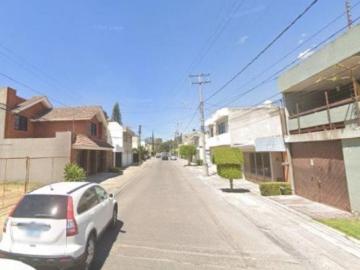 Casa en Venta, Colonia Valle del Campestre, por Remate, Excelente Oportunidad de Inversión