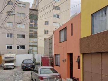 Hermosa Casa en Remate cerca a plaza Satélite, Naucalpan