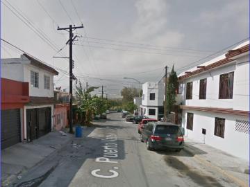 Casa en Residencial Cuauhtémoc, Santa Catarina, Nuevo León
