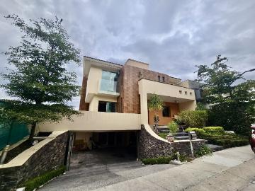 CASA EN RENTA / MANTENIMIENTO INCLUIDO
