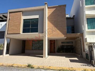Casa en renta Manzana 001, Santa Cruz Otzacatipan, Toluca, México, 50210, Mex