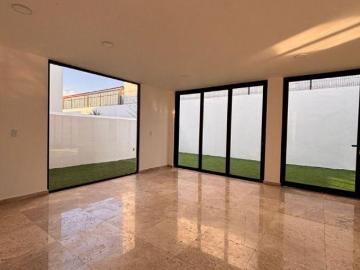 CASA EN RENTA O VENTA EN RINCON ESMERALDA