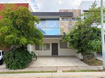 Casa en renta Avenida Paseo De Los Emperadores 536, Valle Imperial, Zapopan, Jalisco, 45134, Mex