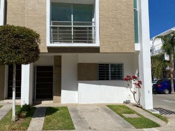 Casa en renta Avenida Paseo Norte 3350, Zapopan, Jalisco, México