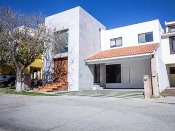 Casa en renta Avenida Villantigua, Fraccionamiento Loma Verde, San Luis Potosí, Municipio De San Luis Potosí, San Luis Potosí, 78214, México