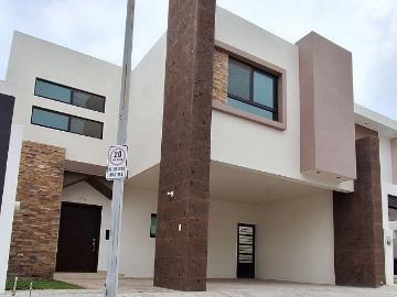 Casa en renta al Nororiente de saltillo