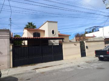 Casa en RENTA al norte en San Patricio