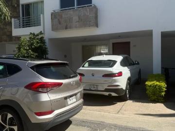 CASA EN RENTA ALTAVISTA