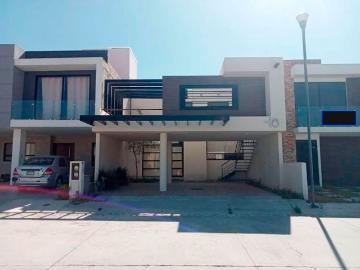 Casa en Renta, Amplia y Equipada con Recámara en Planta Baja