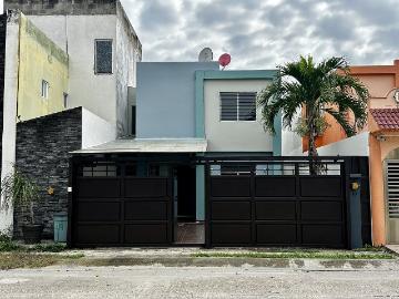 CASA EN RENTA AMUEBLADA