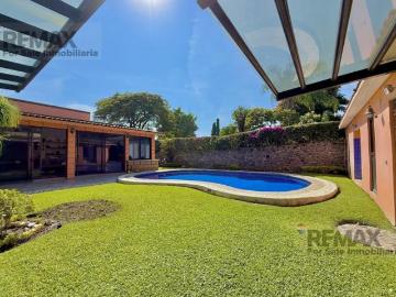 Casa en venta 1 nivel, Privada con vigilancia, Palmira, Cuernavaca…Clave 6125
