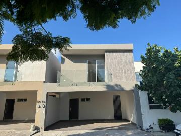 Casa en renta amueblada en Bosques de Huinal?