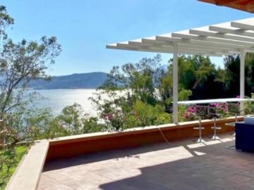 Casa en renta Boulevard Juan Herrera Y Piña 184, El Calvario, Valle De Bravo, México, 51200, Mex