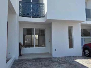 Casa en renta Calle Avila Camacho, Aquiles Serdán, Michoacán, México