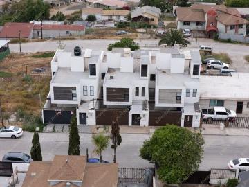 Casa en renta Calle Cornelio Alcala Macías 684 5001, Benito Juárez, Playas De Rosarito, Baja California, 22706, Mex