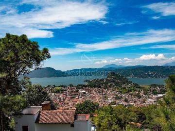 Casa en renta Calle Cruz De Misión, Santa María Ahuacatlán, Valle De Bravo, México, 51200, Mex