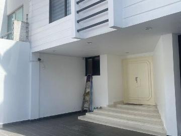 Casa en renta Calle Paseo De Los Laureles, Colonia Paseos De Taxqueña, Ciudad De México, Coyoacán, Ciudad De México, 04250, México
