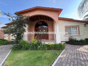 Casa en renta Calle Santa Rosa, Tequisquiapan, Querétaro, 76750, México