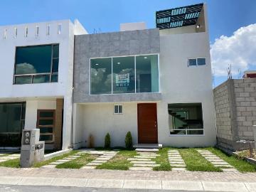 Casa en Renta. Céntrica privada. Res. Punta Poniente. en Pachuca Hgo. CERCA IMSS
