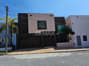 CASA EN RENTA COL. LAS FUENTES