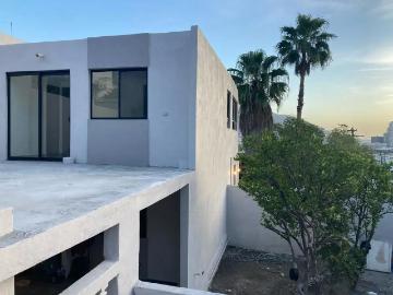 CASA EN RENTA COMERCIAL PEDREGAL DE LA HUASTECA