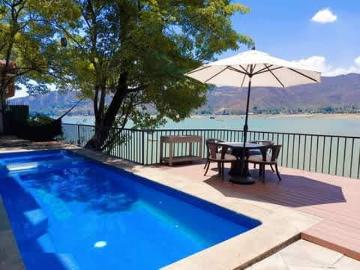CASA EN RENTA CON ACCESO AL LAGO