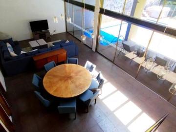 Casa en RENTA con alberca privada en Avándaro y hermoso jardín