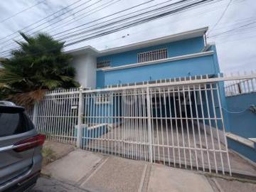 Casa en renta con espacios adaptables para oficinas en Lomas del Sol