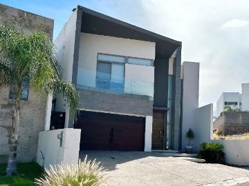 Casa en Renta con excelentes acabados en uno de los mejores Fracc. de la ciudad