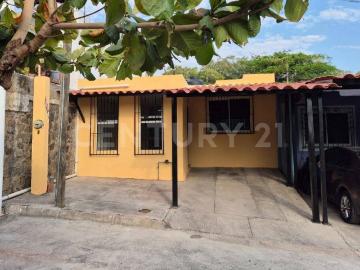 Casa en renta Cruz De Comala, Villa De Álvarez