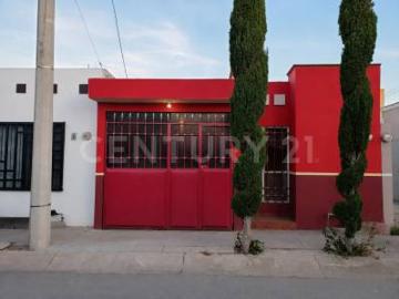 CASA EN RENTA DE UNA PLANTA, 3 RECAMARAS, POR AV. SAN PEDRO