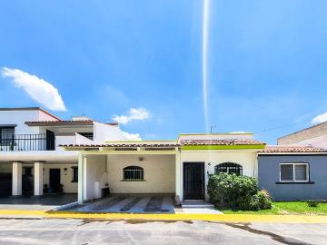 Casa en renta de una sola planta dentro de condominio en El Fortín, Zapopan