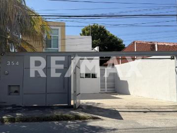 CASA EN RENTA DE 3 RECÁMARAS CON UNA EN PLANTA BAJA