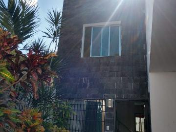 CASA EN RENTA DE 4R + ESTUDIO EN PRIVADA VENEZUELA, CANCUN, QUINTANA ROO