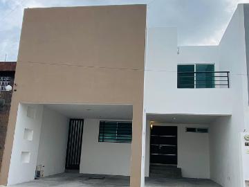 CASA EN RENTA DOBLE ALTURA EN VILLAMAGNA