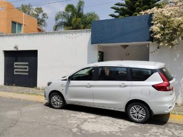 CASA EN RENTA EXCELENTE UBICACIÓN AMUEBLADA O SIN AMUEBLAR