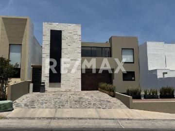 CASA EN RENTA EN MISIÓN SAN JERONIMO
