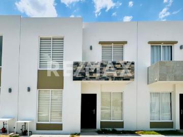 CASA EN RENTA EN ABADA RESIDENCIAL