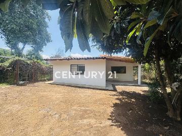 CASA EN RENTA EN ACATITLÁN, VALLE DE BRAVO