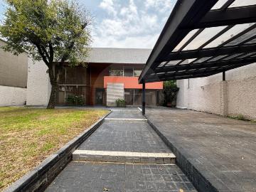 Casa en renta en Bosque de las Lomas dos niveles