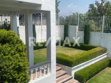 CASA EN RENTA EN BOSQUES DEL LAGO
