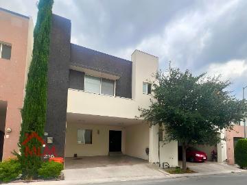 Casa en Renta en Cumbres San Agustín, Sector Manchester | Sector Privado